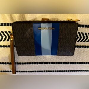 HUDSON LOGO MICHAEL KORS SMARTPHONE WALLET🧸💙